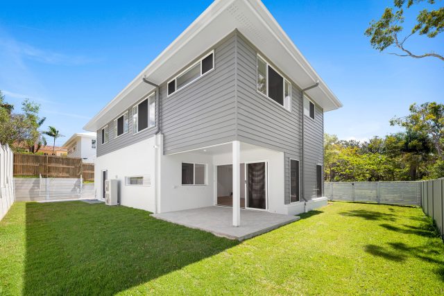 http://4%20Bulimba%20-%20Backyard