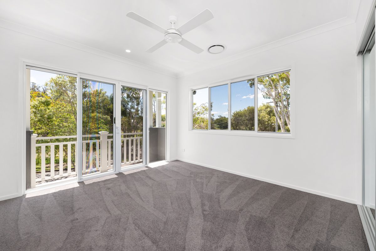 http://4%20Bulimba%20-%20Spare%20Room%20View%201