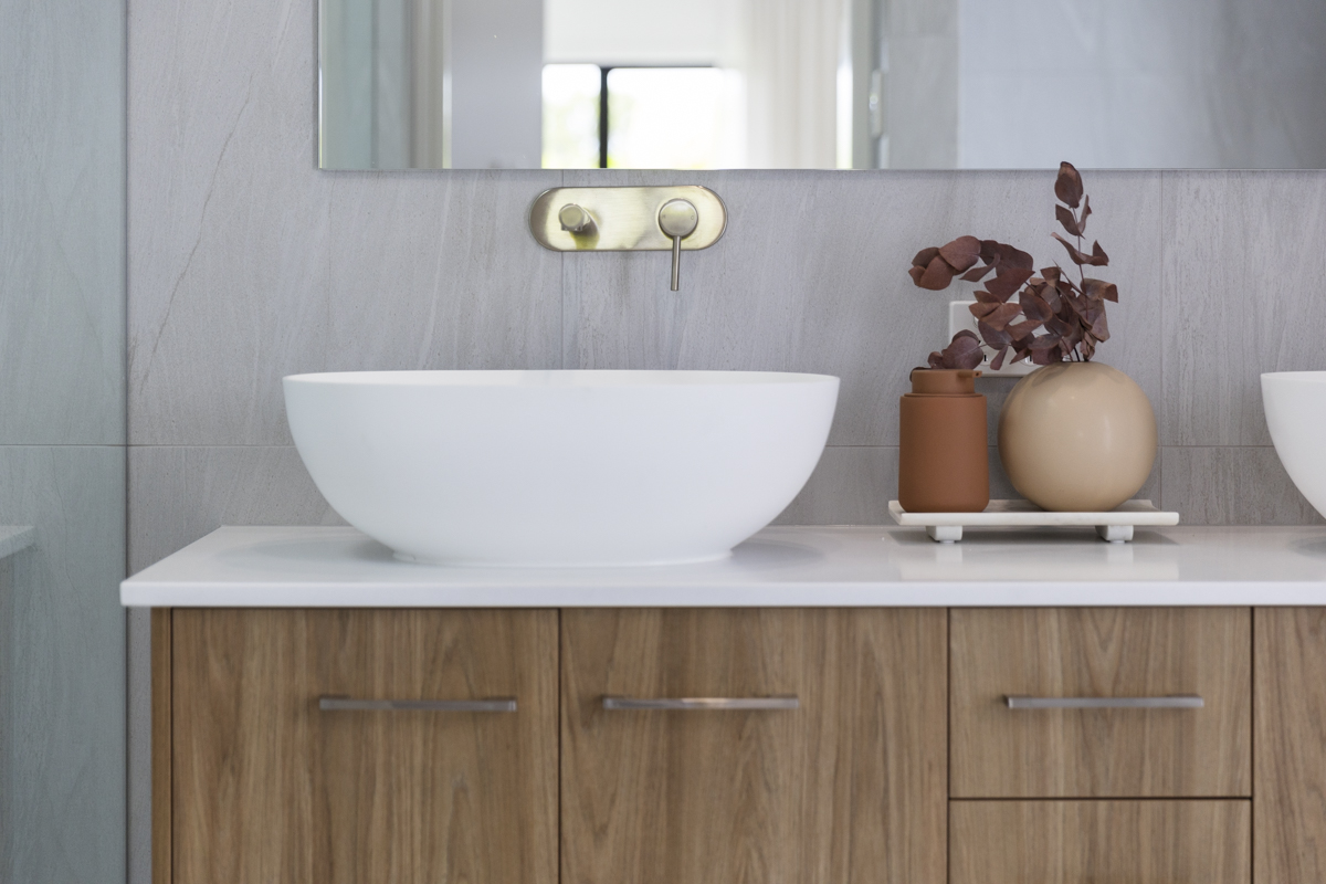 http://7%20Wollemi%20Close%20up%20of%20sink%20and%20display%20on%20bench%20-%20Woodbury
