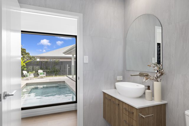 http://7%20Wollemi%20Window%20View%20outside%20bathroom%20-%20Woodbury