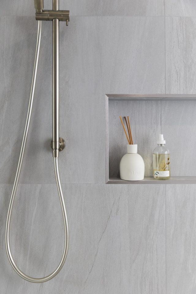 http://7%20Wollemi%20Shower%20Shelf%20-%20Woodbury