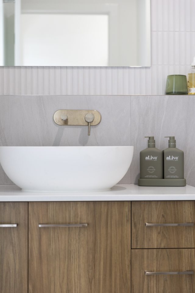 http://7%20Wollemi%20Bathroom%20Sink%20Cabinet%20-%20Woodbury