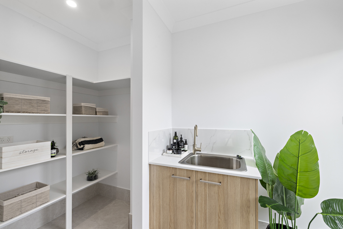 http://9%20Wollemi%20Ave,%20elegant%20cupboard%20area