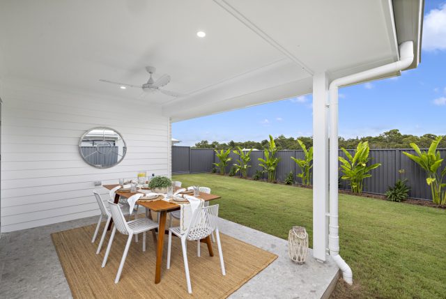 http://9%20Wollemi%20Ave%20display%20home%20patio