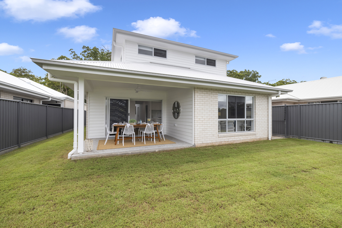 http://9%20Wollemi%20Ave%20display%20home%20exterior