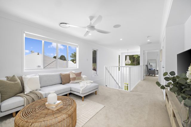 http://9%20Wollemi%20staircase%20landing%20view