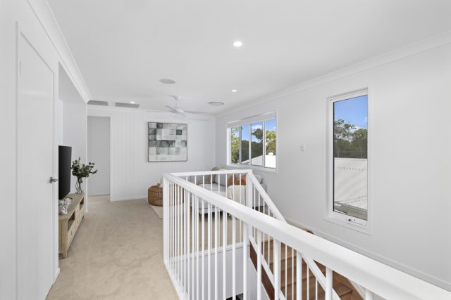 http://9%20Wollemi%20display%20home%20staircase%20landing