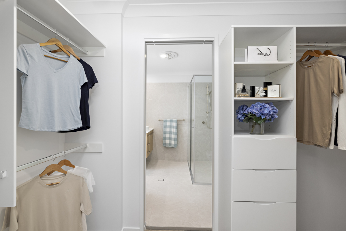 http://9%20Wollemi%20Ave%20classic%20display%20home%20cupboard