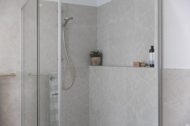http://9%20Wollemi%20home%20shower%20area,%20QLD