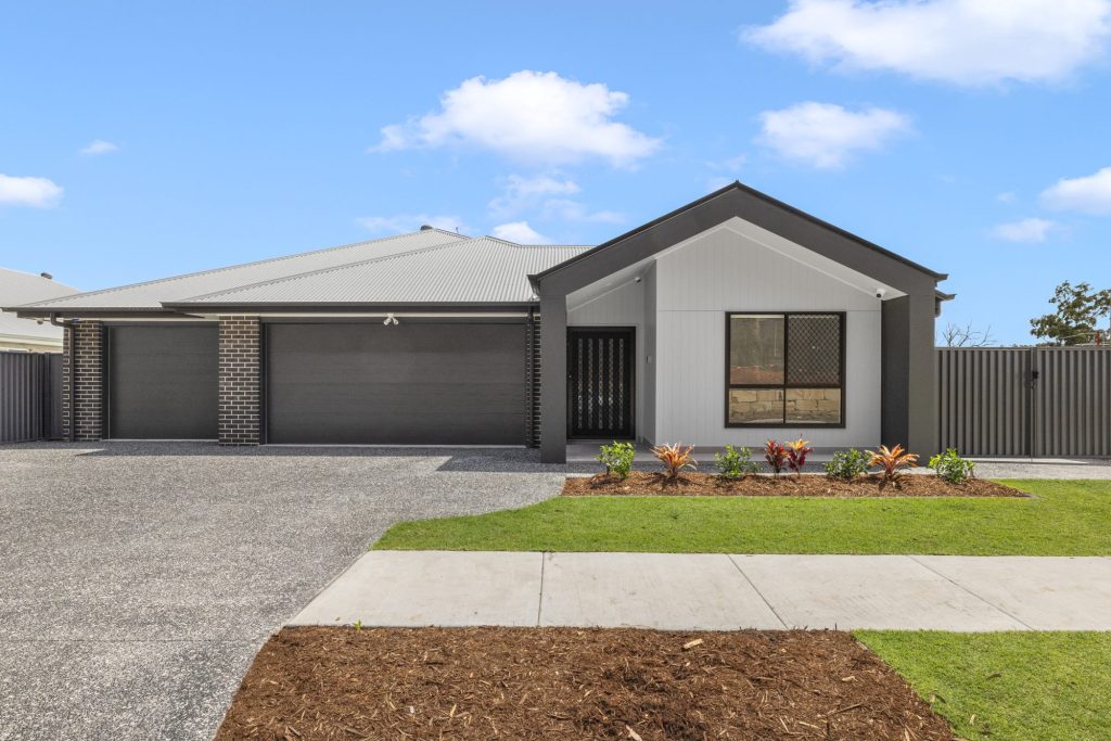 13 wollemi display home garage front